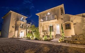 Blue Symphony Suites Apartments